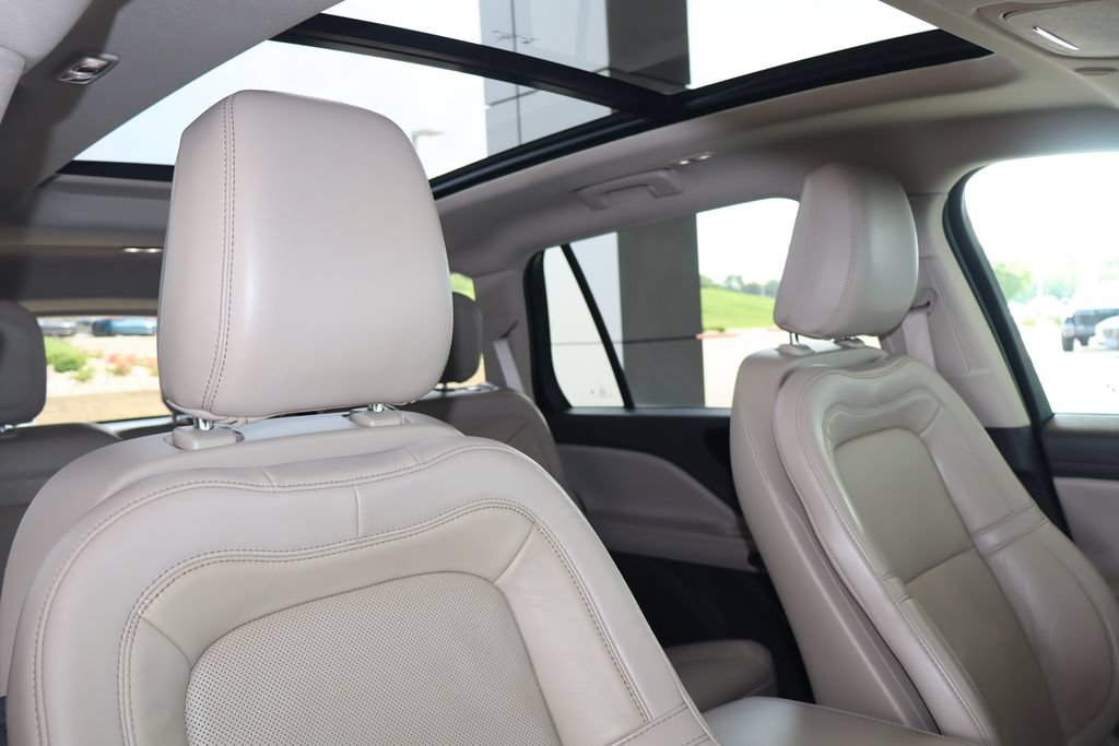 Used 2021 Lincoln Aviator Reserve w/ Equipment Group 201A RWD image 48