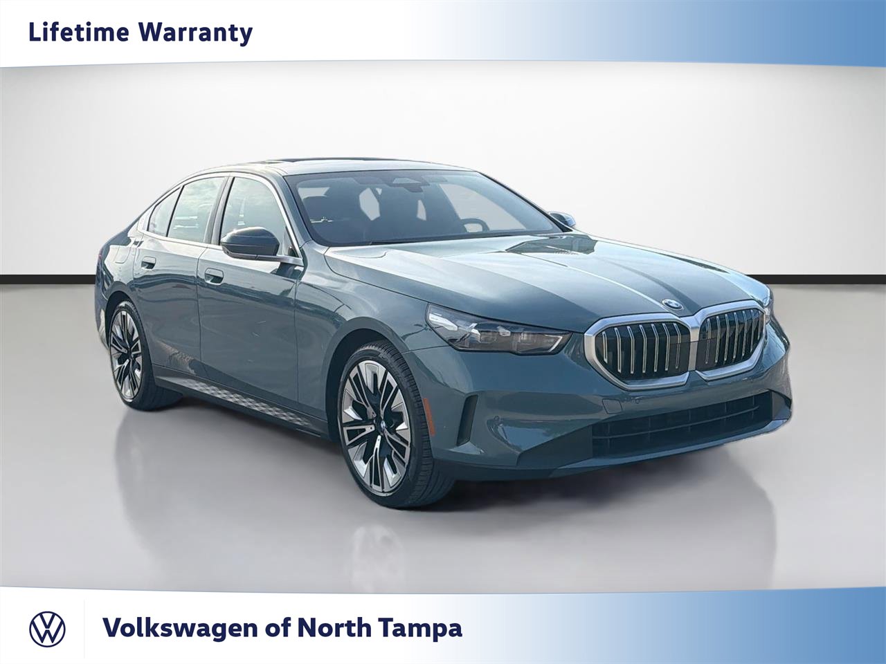 Used 2026 BMW 530i RWD image 1