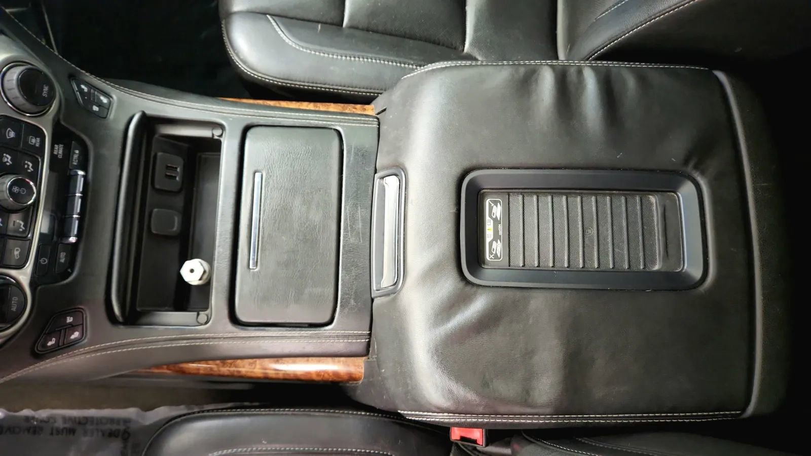 Used 2015 Chevrolet Suburban LTZ image 37