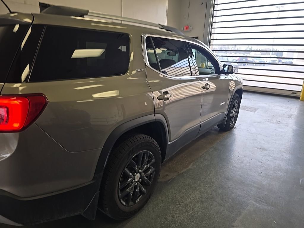 Used 2019 GMC Acadia SLT image 4