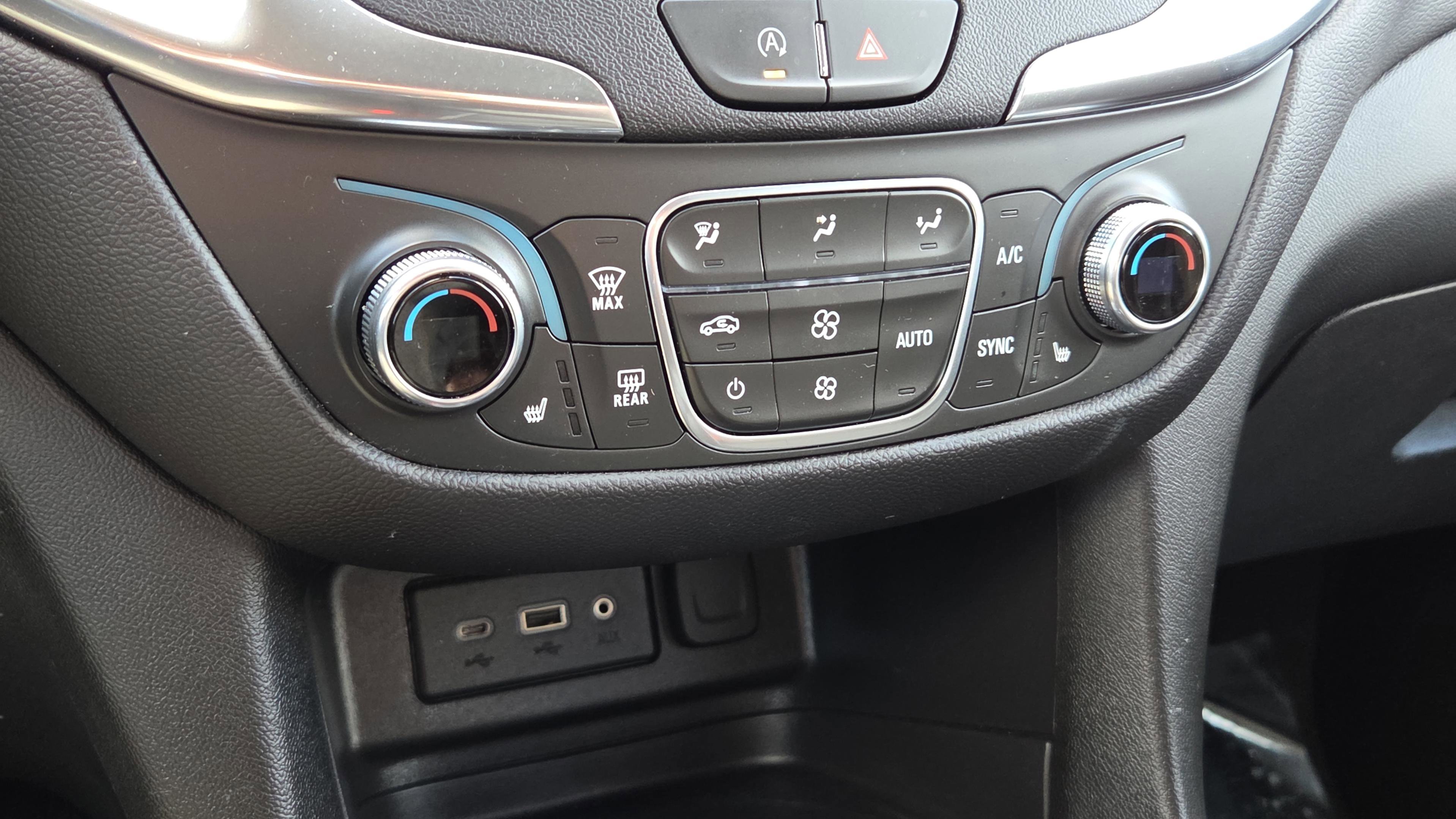 Used 2024 Chevrolet Equinox LT image 11