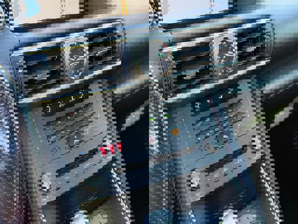 Used 2019 Lexus IS 300 F Sport w/ F Sport Package image 36