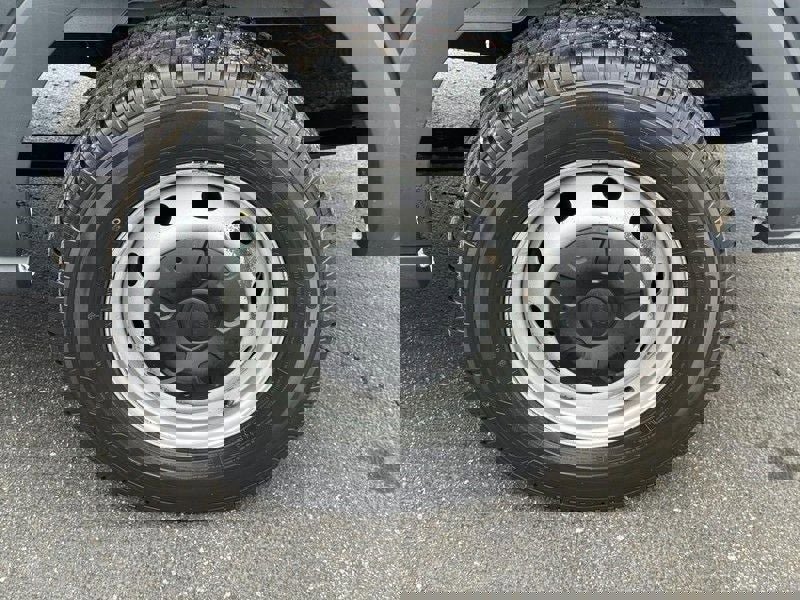 Used 2018 Ford Transit 250 148 Low Roof RWD image 6