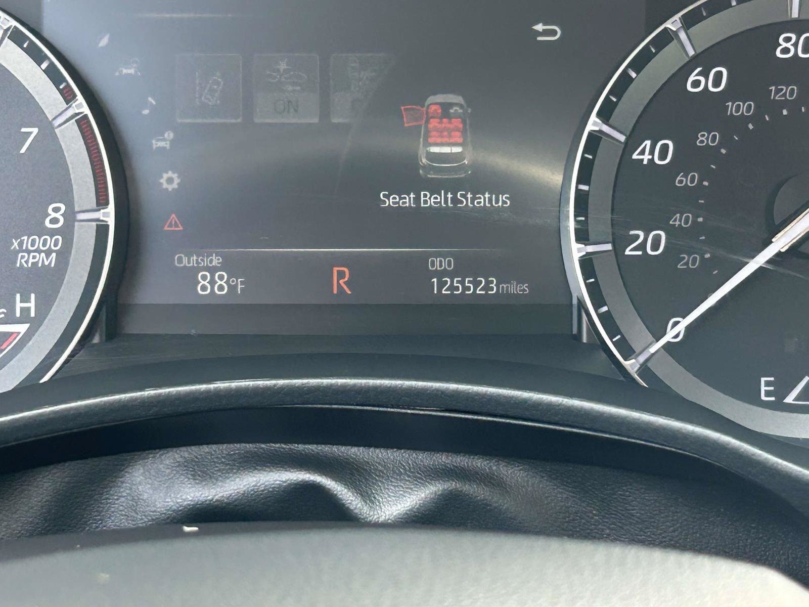 Used 2020 Toyota Highlander XLE FWD image 34