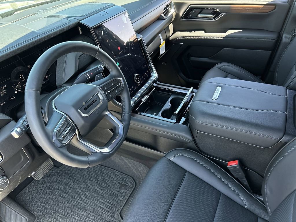 Used 2026 GMC Yukon XL Denali w/ Sun & Power Step Package image 10