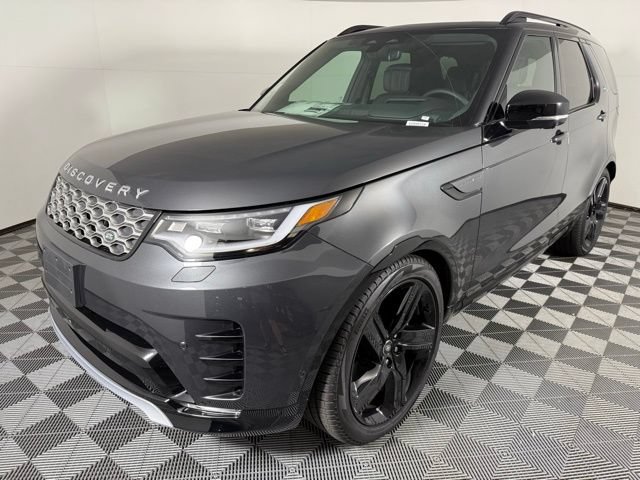 Used 2025 Land Rover Discovery Metropolitan Edition AWD/4WD image 3