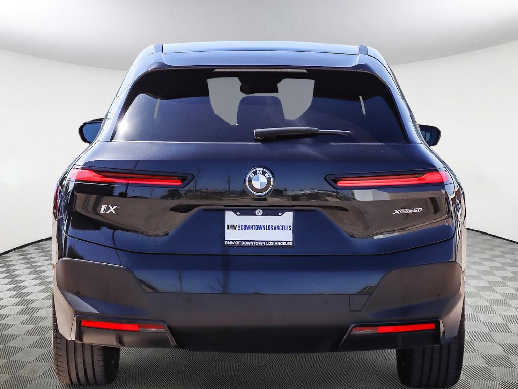 Used 2024 BMW iX xDrive50 w/ Premium Package AWD/4WD image 5