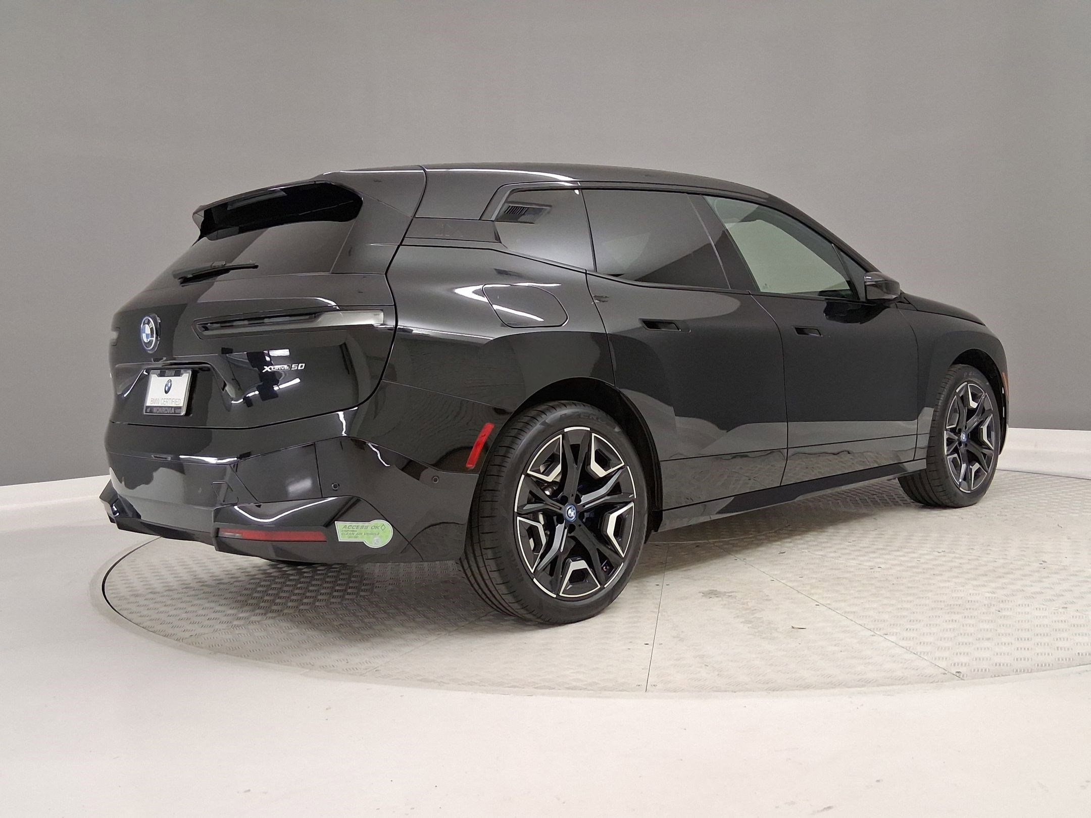 Certified 2023 BMW iX xDrive50 w/ Sport Package image 7