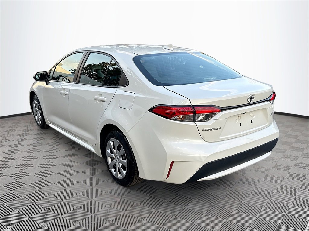 Used 2021 Toyota Corolla LE image 8