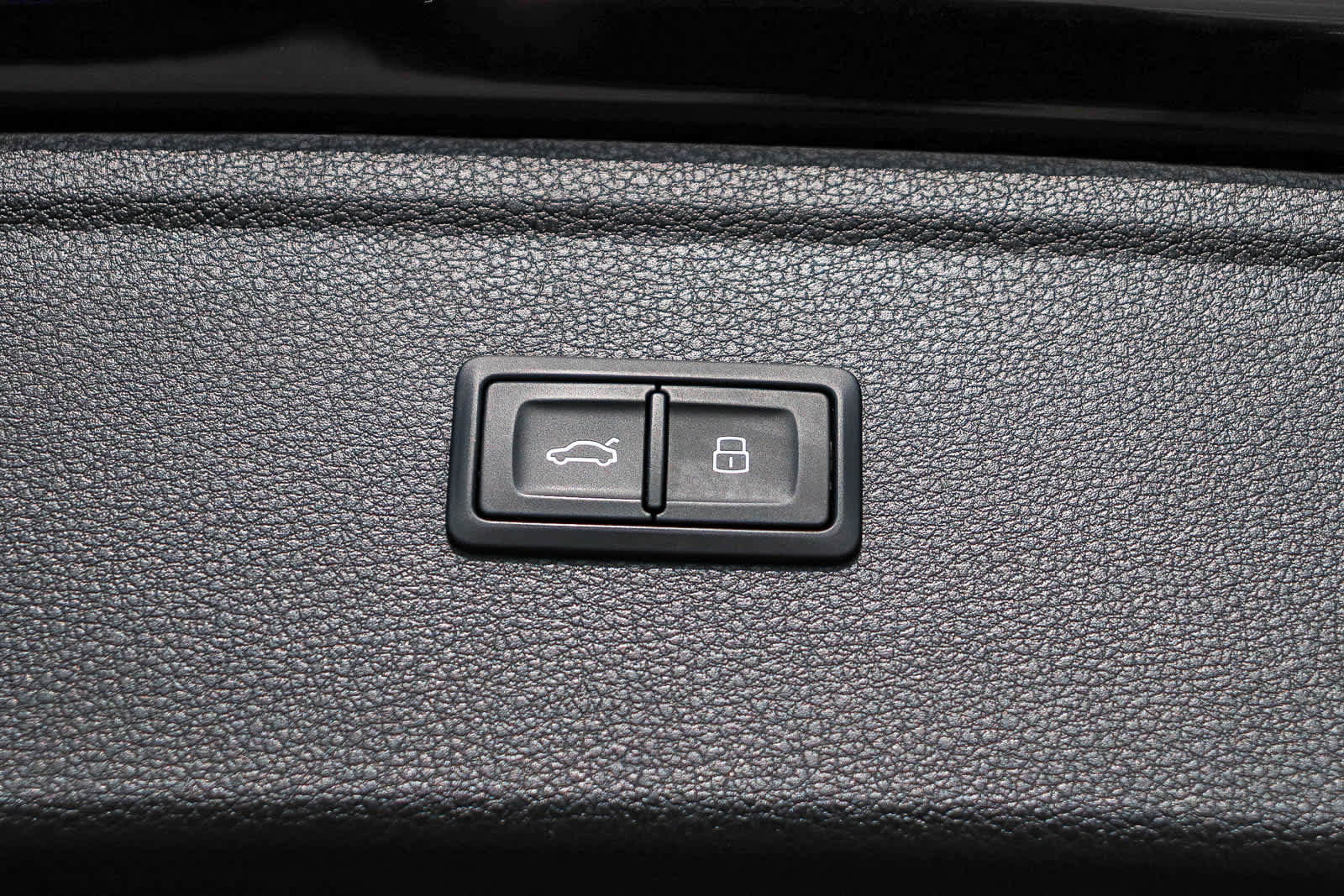 Used 2023 Audi Q5 2.0T Premium w/ Convenience Package image 39