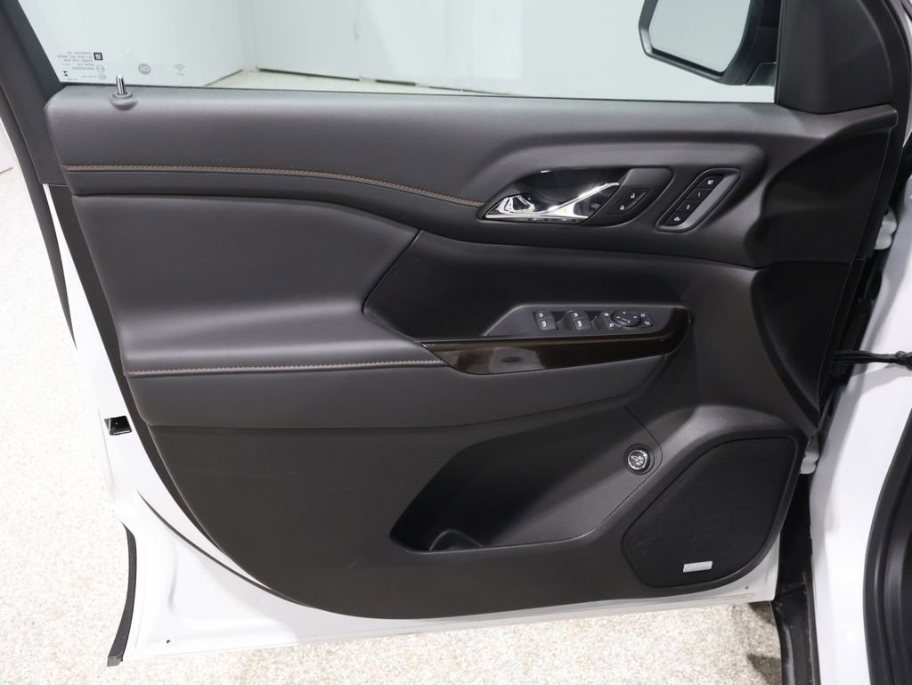 Used 2023 GMC Acadia AT4 w/ Technology Package image 14