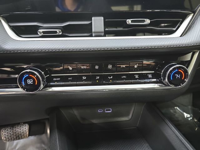 New 2026 Chevrolet Equinox LT w/ Convenience Package II image 22