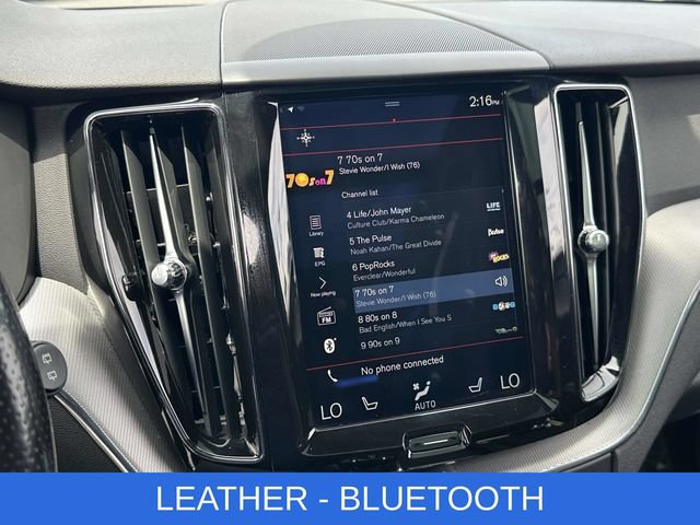 Used 2018 Volvo XC60 T5 R-Design w/ Convenience Package AWD/4WD image 3