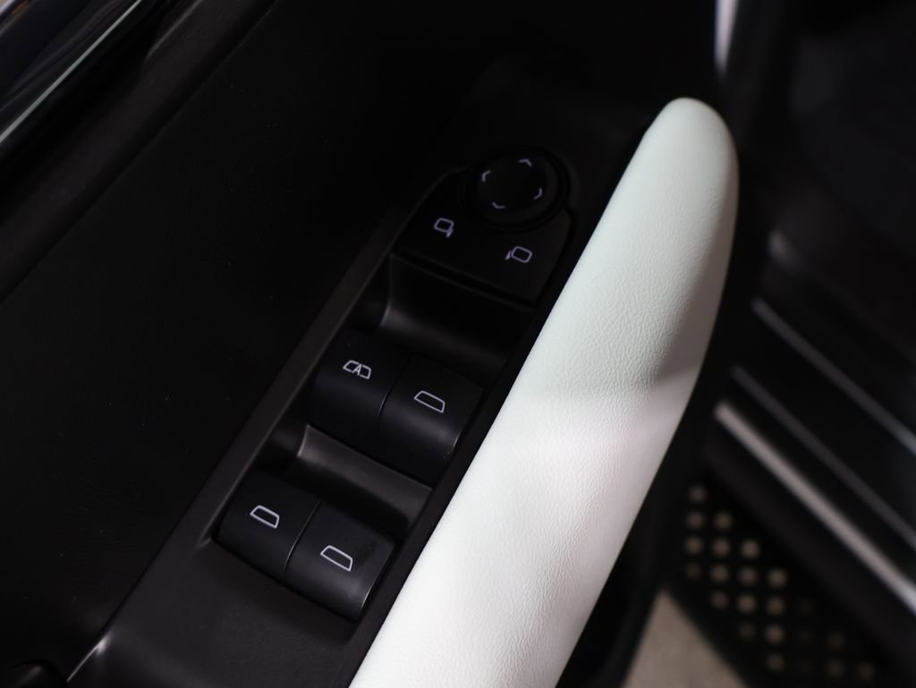 Used 2025 GMC Canyon AT4 w/ AT4X Package image 18