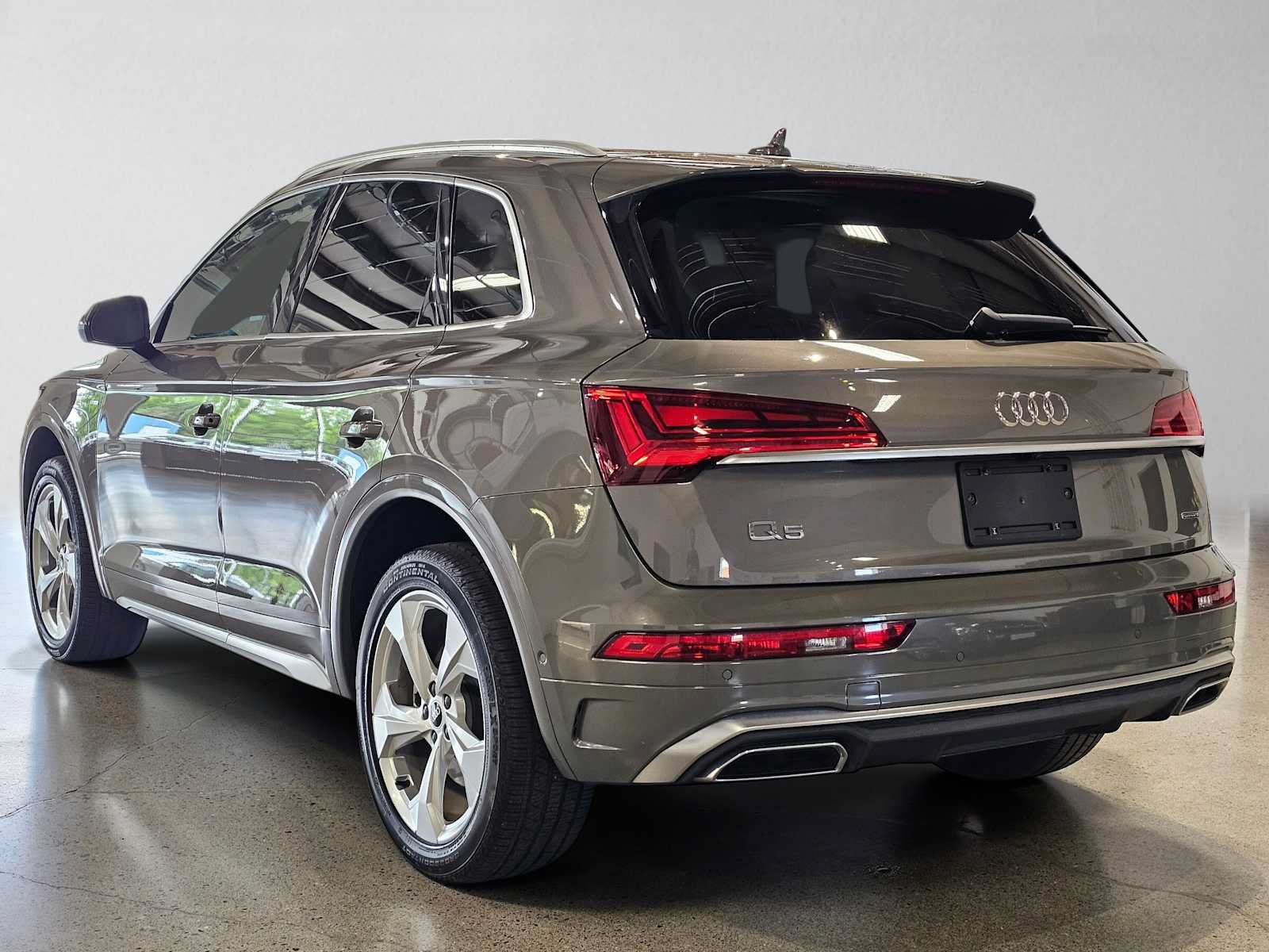 Used 2023 Audi Q5 2.0T Prestige w/ Prestige Package AWD/4WD image 5