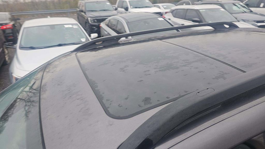 Used 2019 Jeep Cherokee Latitude Plus image 9