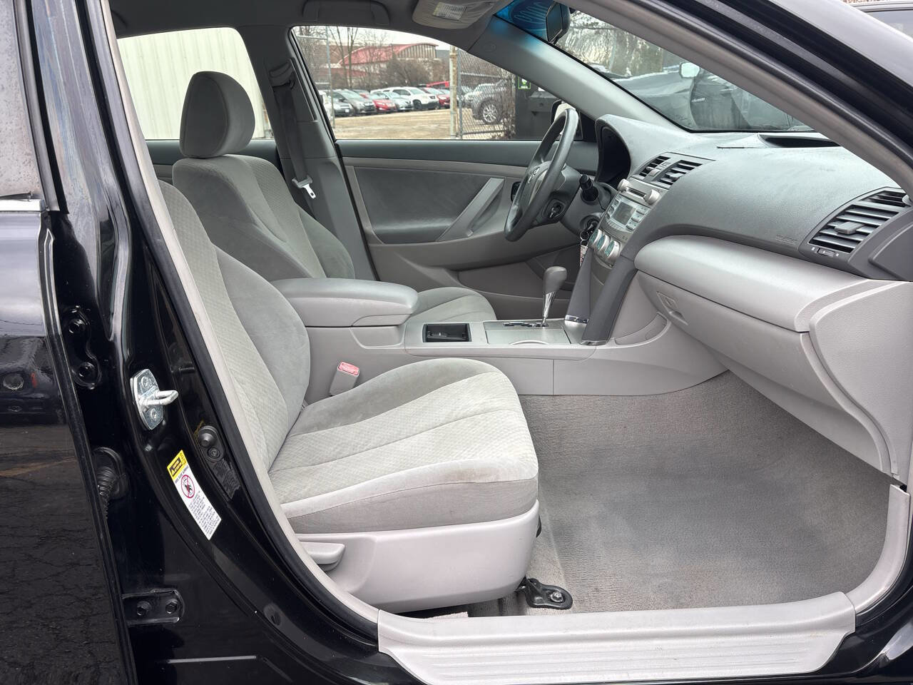 Used 2009 Toyota Camry LE FWD image 24