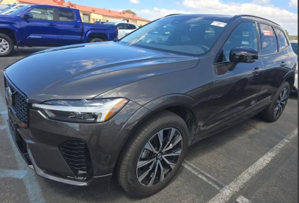 Used 2025 Volvo XC60 B5 Core AWD/4WD image 1