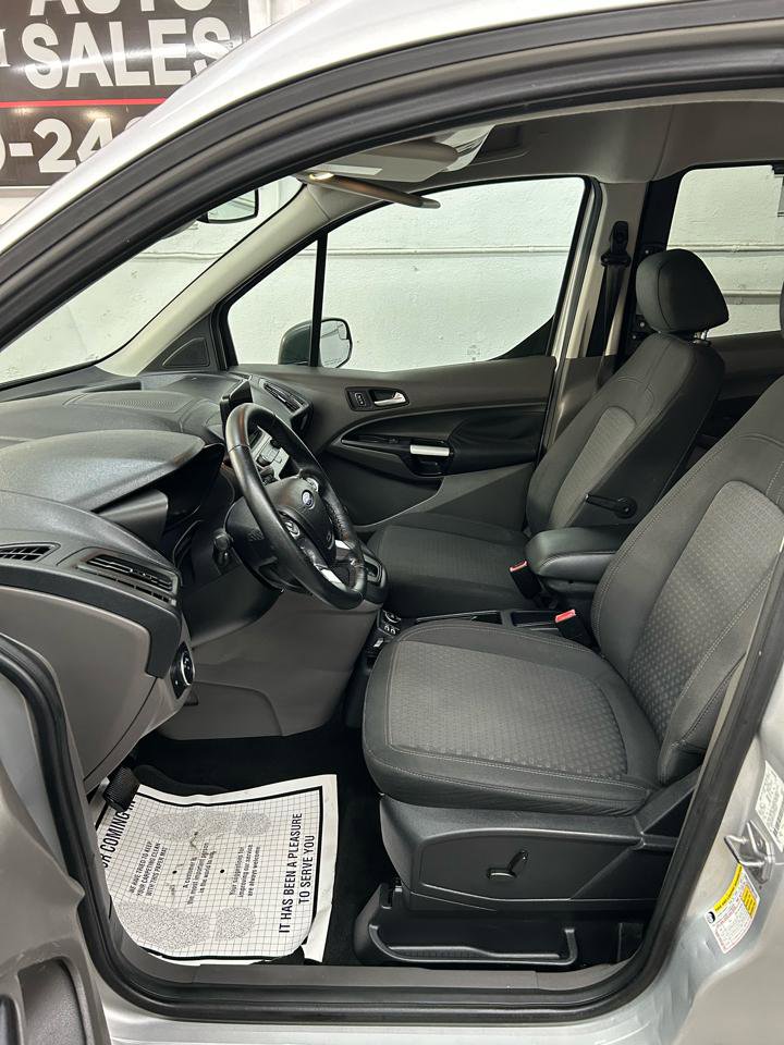 Used 2019 Ford Transit Connect XLT image 16