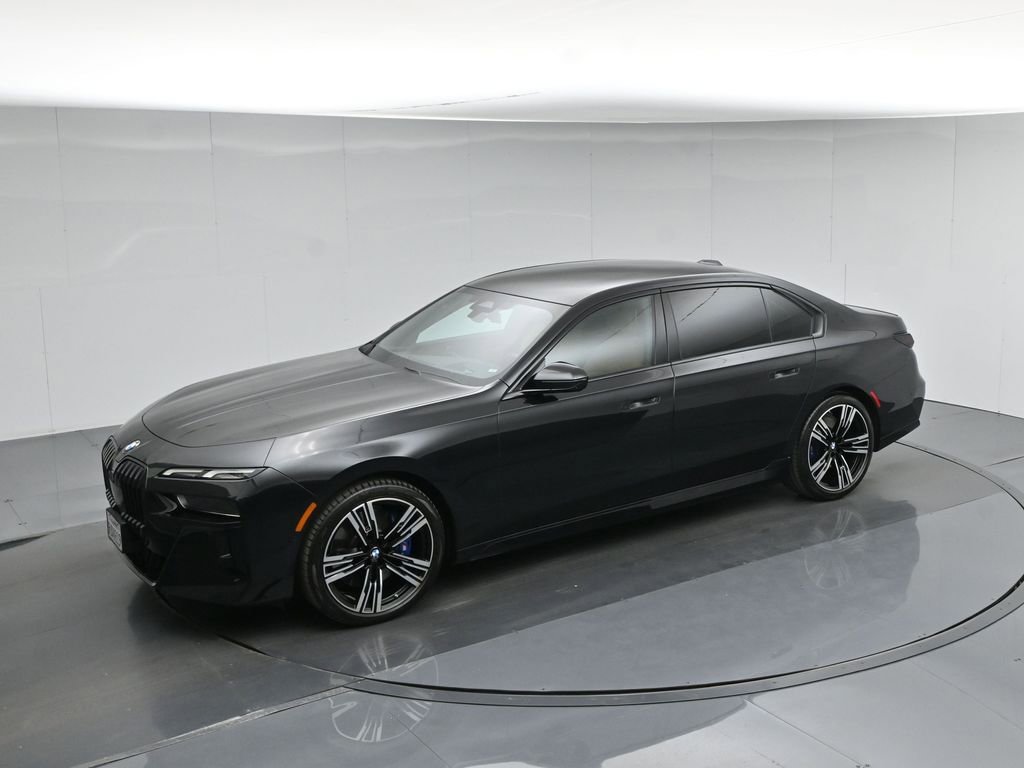 Used 2023 BMW 740i w/ Parking Assistance Package image 40