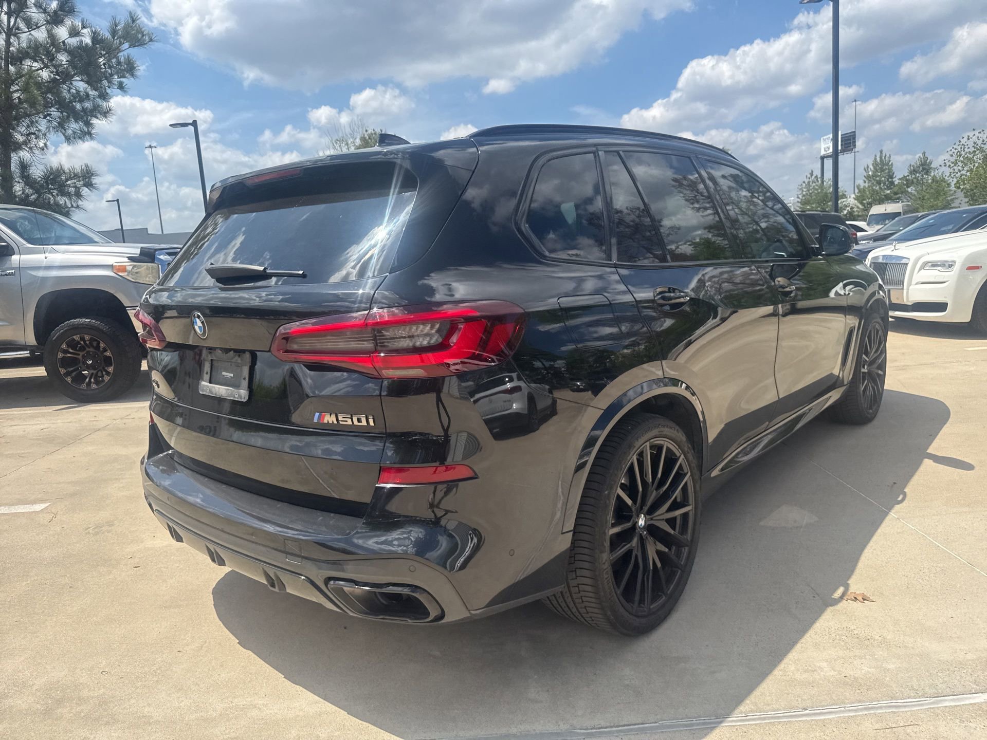 Used 2023 BMW X5 M50i w/ Executive Package image 4