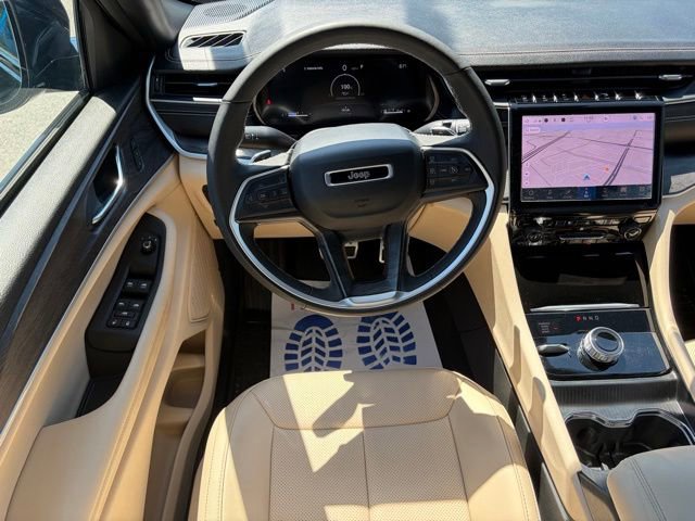 Used 2025 Jeep Grand Cherokee Limited w/ Luxury Tech Group II AWD/4WD image 35