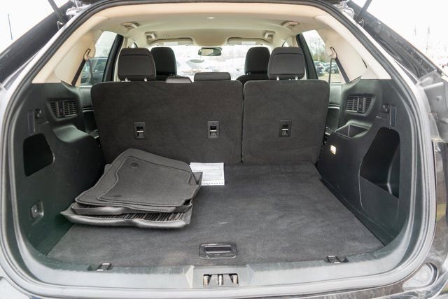 Used 2022 Ford Edge SE image 11