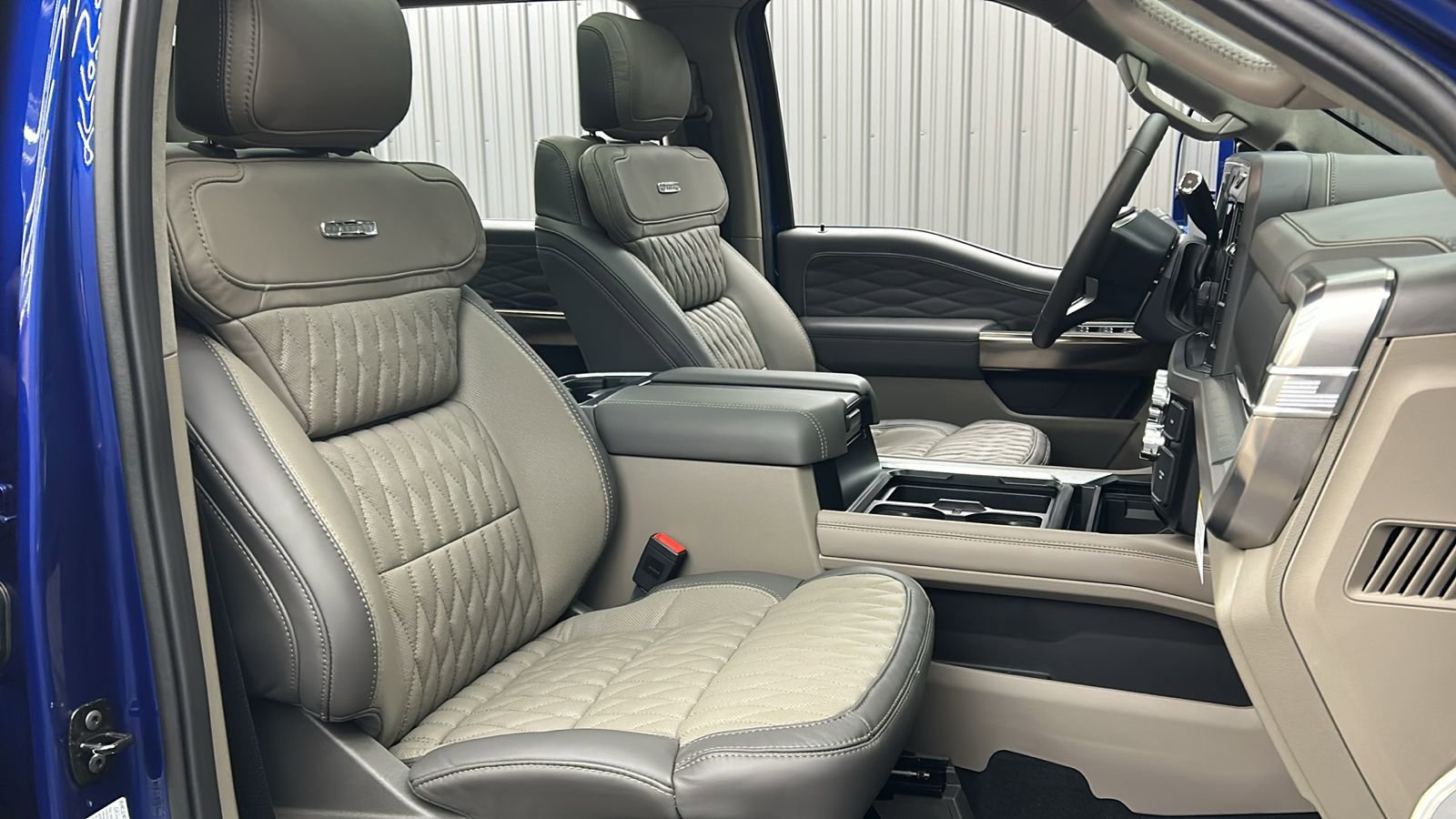 Used 2026 Ford F450 Platinum w/ Platinum Plus Package image 42