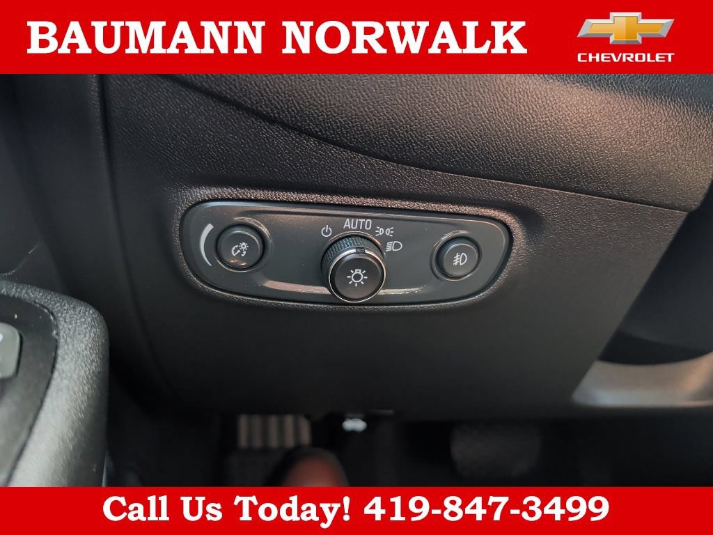 Used 2023 Chevrolet Equinox Premier FWD image 28