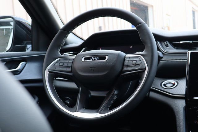 New 2025 Jeep Grand Cherokee Altitude w/ Trailer Tow Package image 41