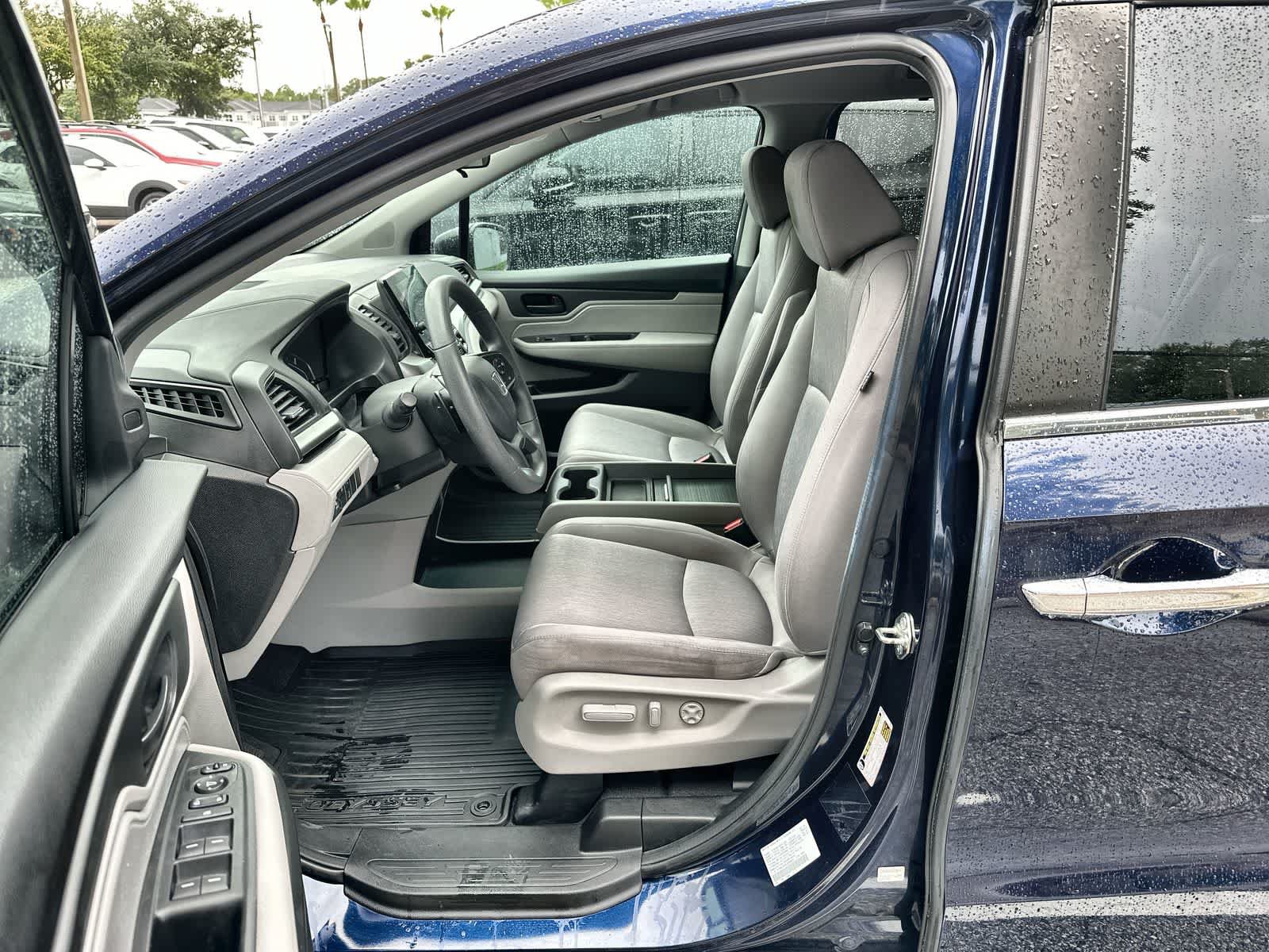 Used 2018 Honda Odyssey EX image 2