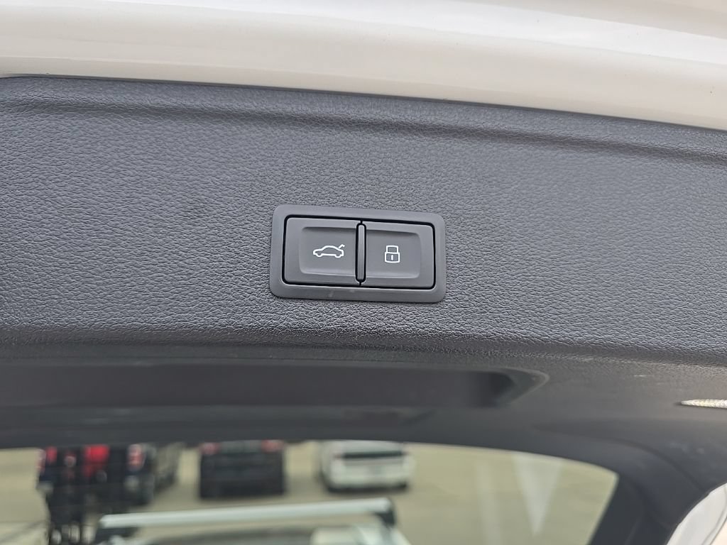 Used 2019 Audi A4 2.0T allroad Premium Plus AWD/4WD image 7