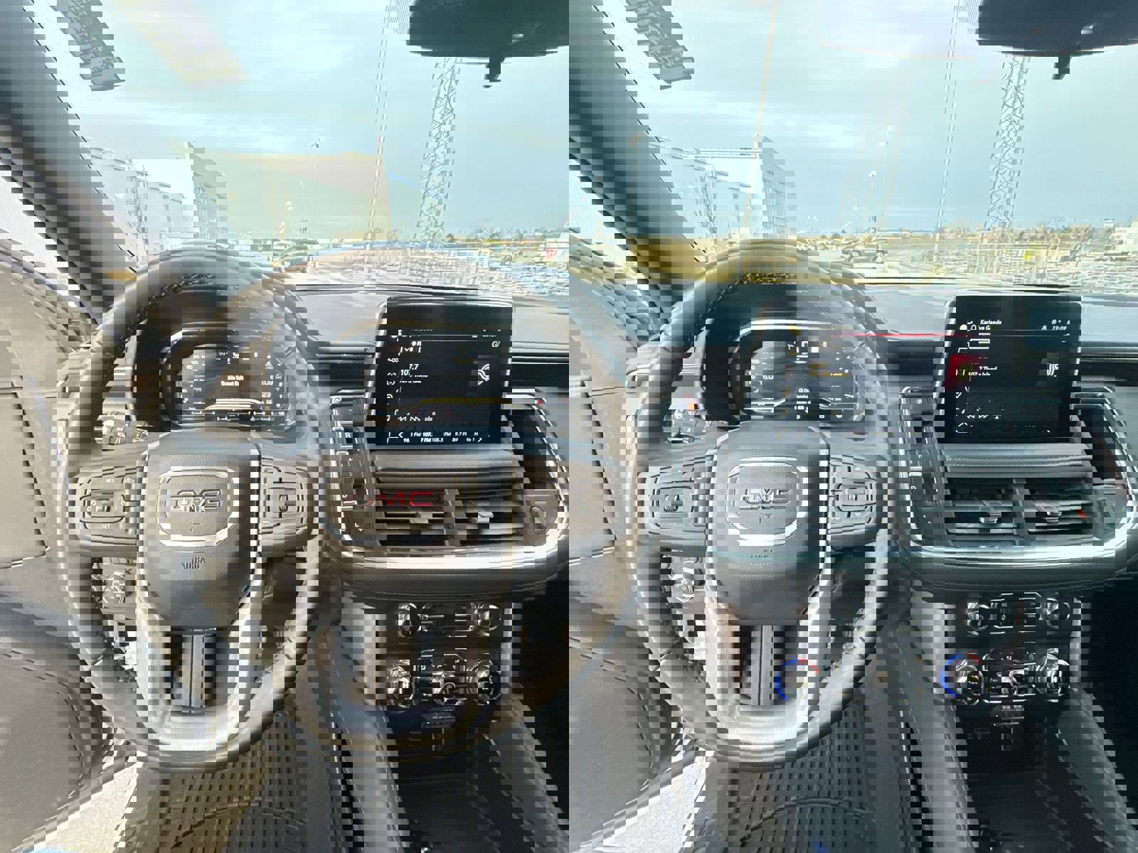 Used 2024 GMC Yukon XL SLE w/ Gmc Pro Safety Plus Package image 11