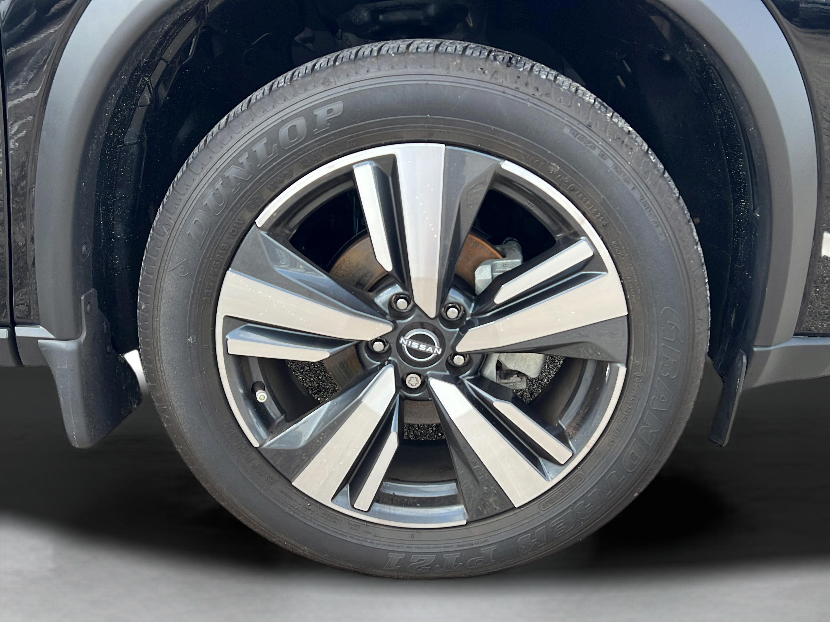 Used 2025 Nissan Rogue SL w/ SL Premium Package FWD image 25