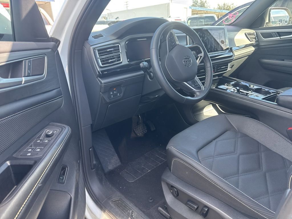 Used 2024 Volkswagen Atlas Cross Sport SE image 4