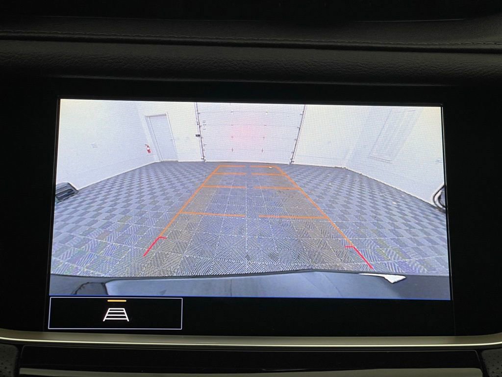 Used 2025 Cadillac XT5 Luxury w/ LPO, Floor Liner Package AWD/4WD image 4