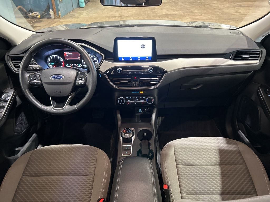 Used 2021 Ford Escape SE w/ Cold Weather Package image 2