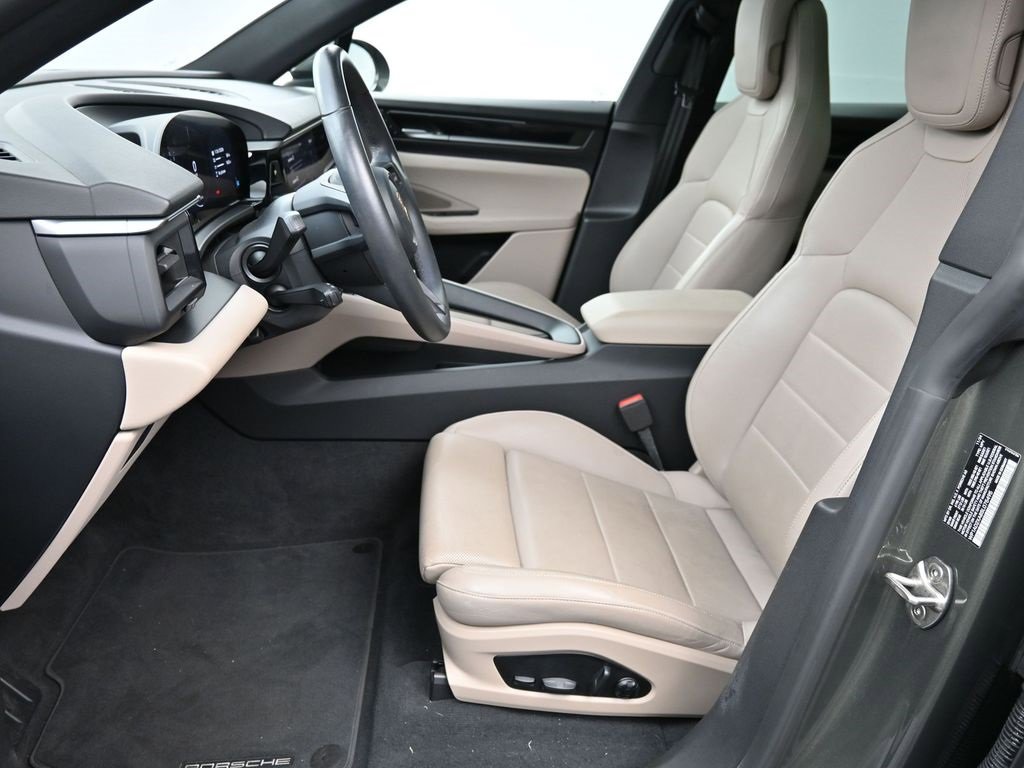 Used 2025 Porsche Macan Electric image 7