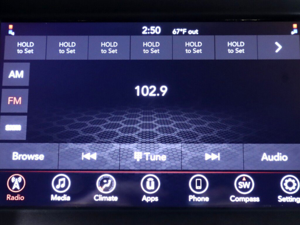 Used 2019 Dodge Charger SXT RWD image 16