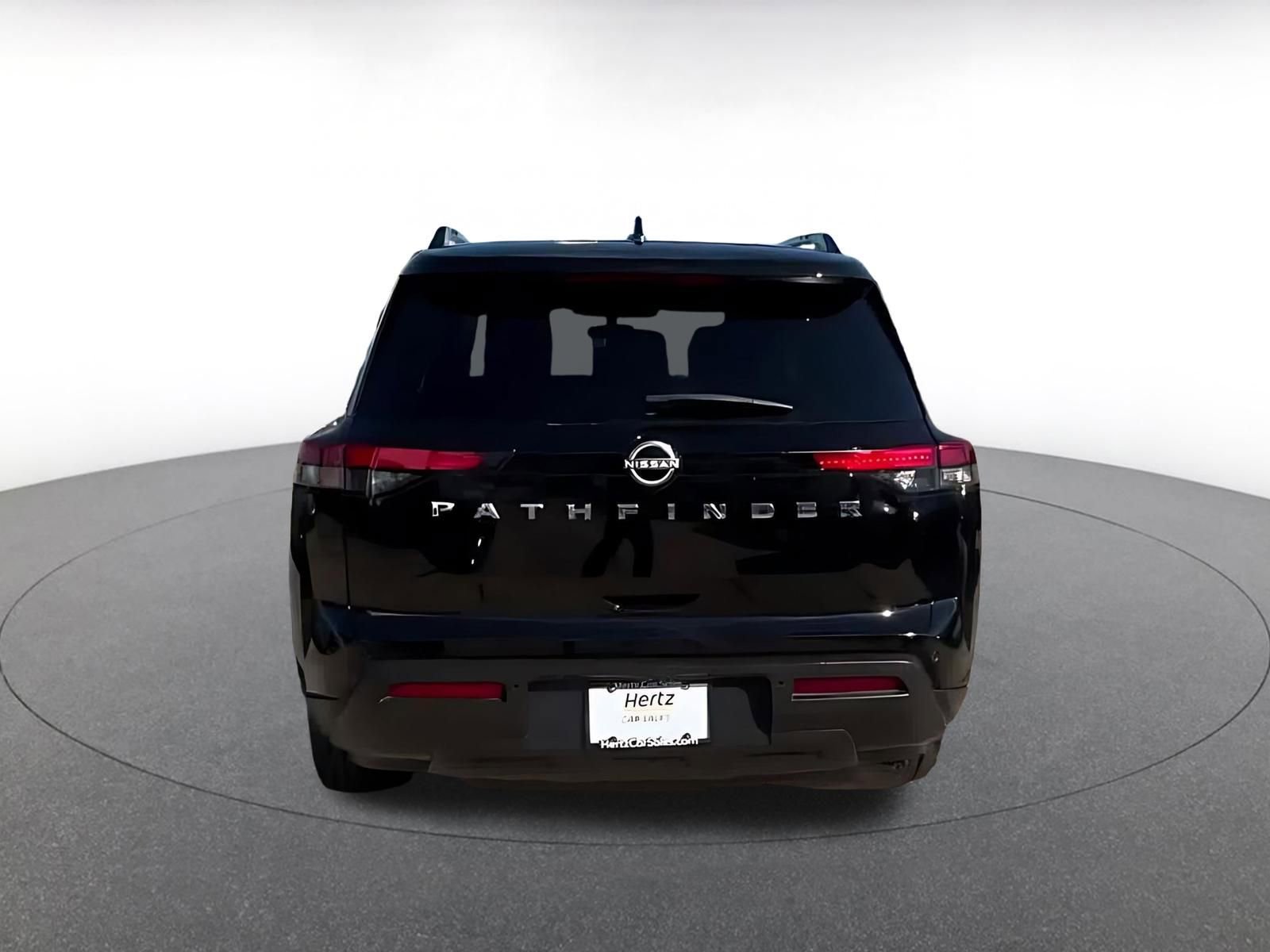 Used 2025 Nissan Pathfinder SV image 12