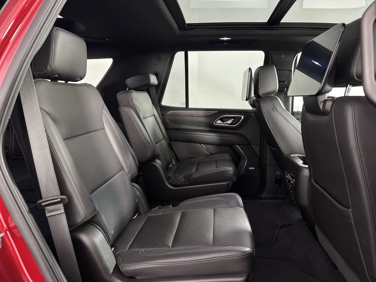 Used 2021 Chevrolet Tahoe Z71 w/ Z71 Signature Package AWD/4WD image 22