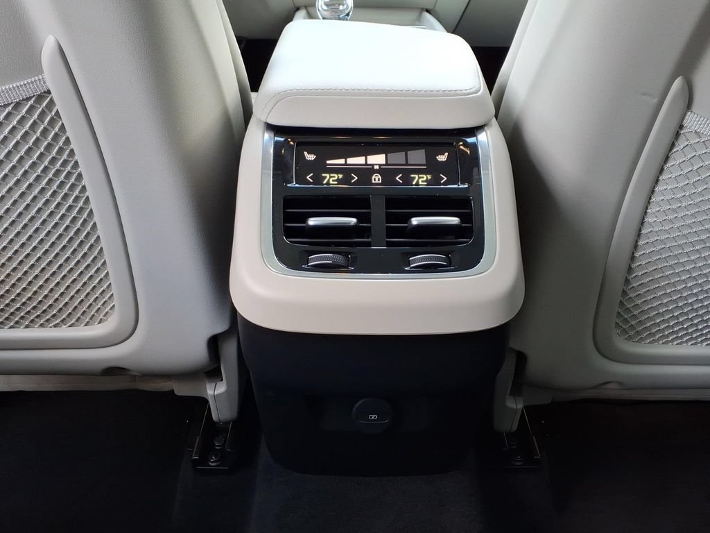 Certified 2026 Volvo XC60 B5 Ultra AWD/4WD image 24