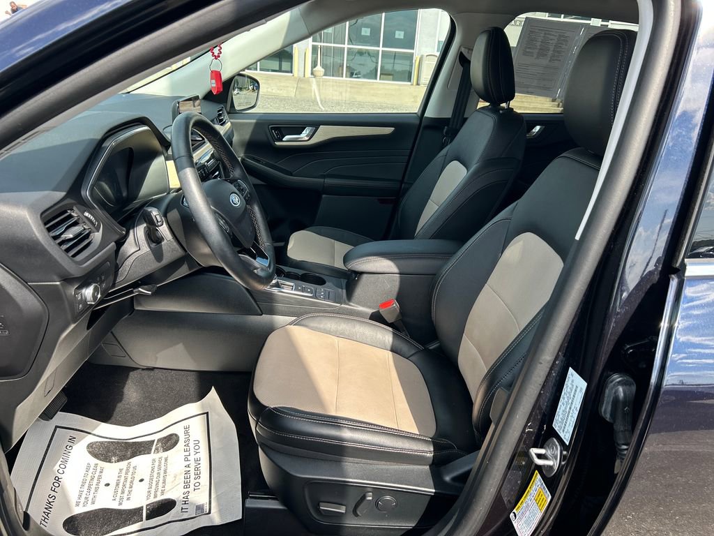 Used 2021 Ford Escape Titanium w/ Titanium Elite Package image 11