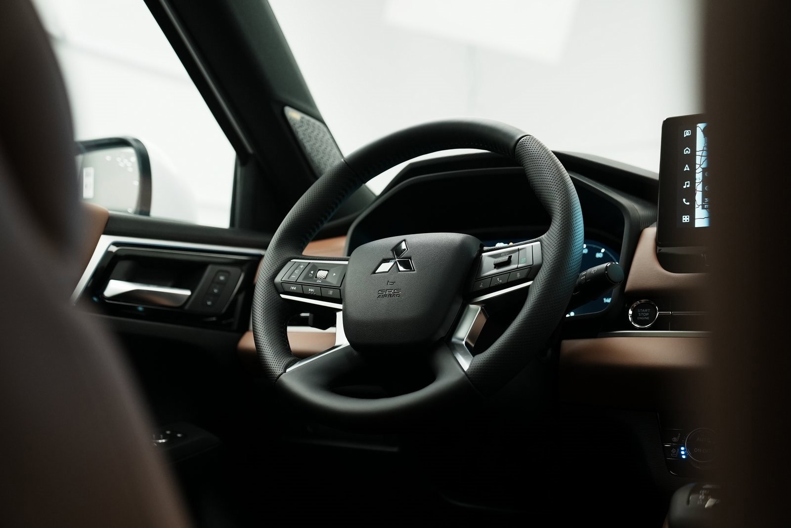 New 2025 Mitsubishi Outlander SEL image 31