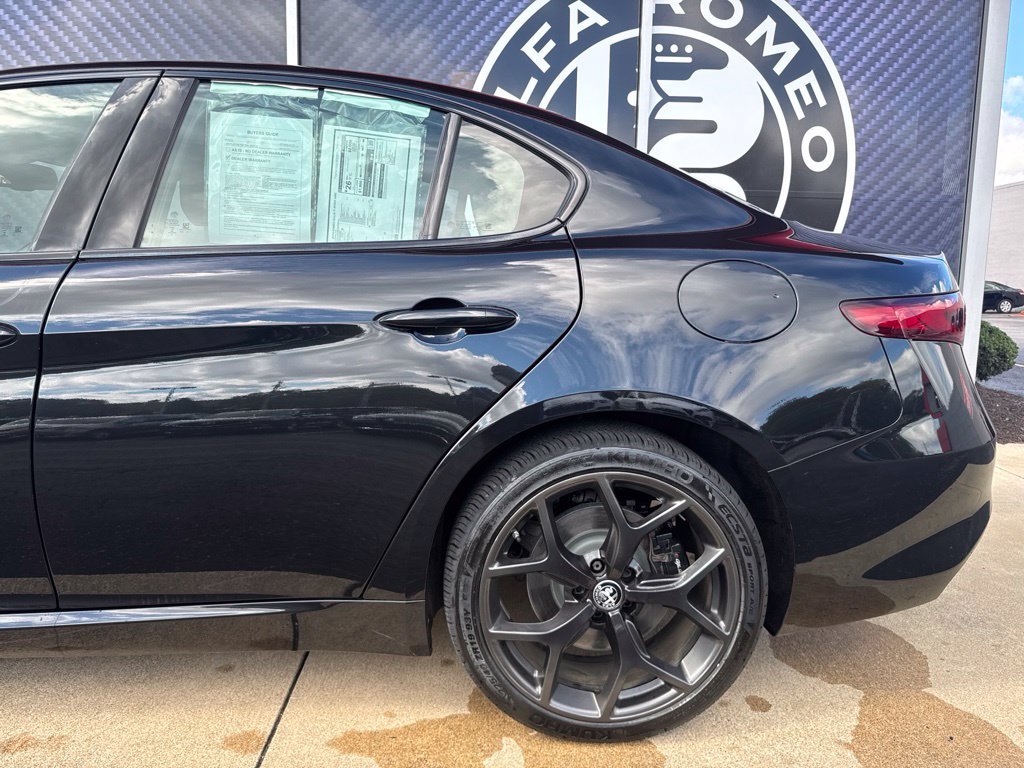 Used 2020 Alfa Romeo Giulia Ti Sport AWD/4WD image 14