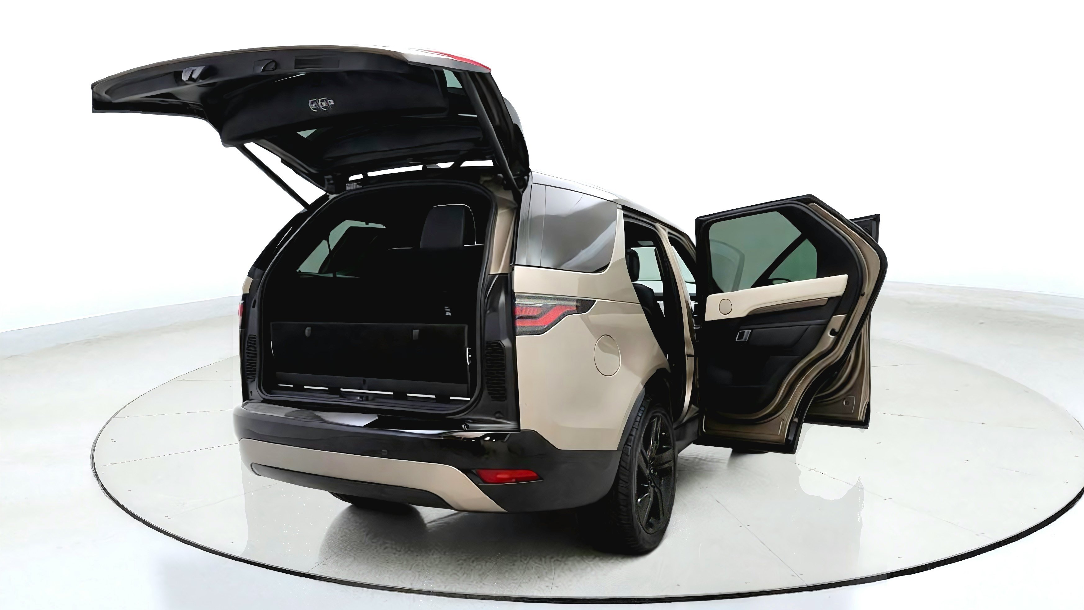 Used 2021 Land Rover Discovery HSE R-Dynamic AWD/4WD image 14