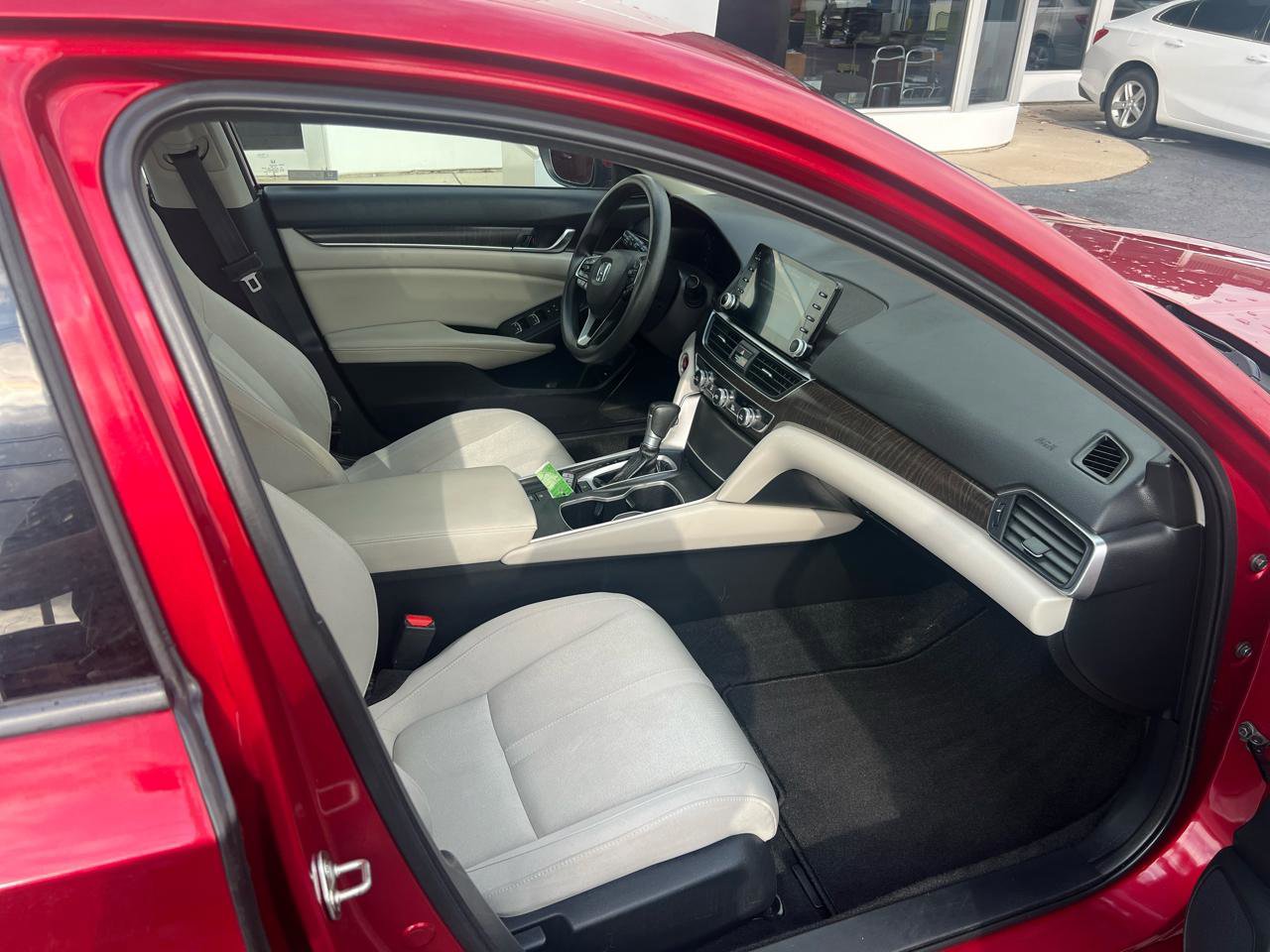 Used 2018 Honda Accord EX image 8
