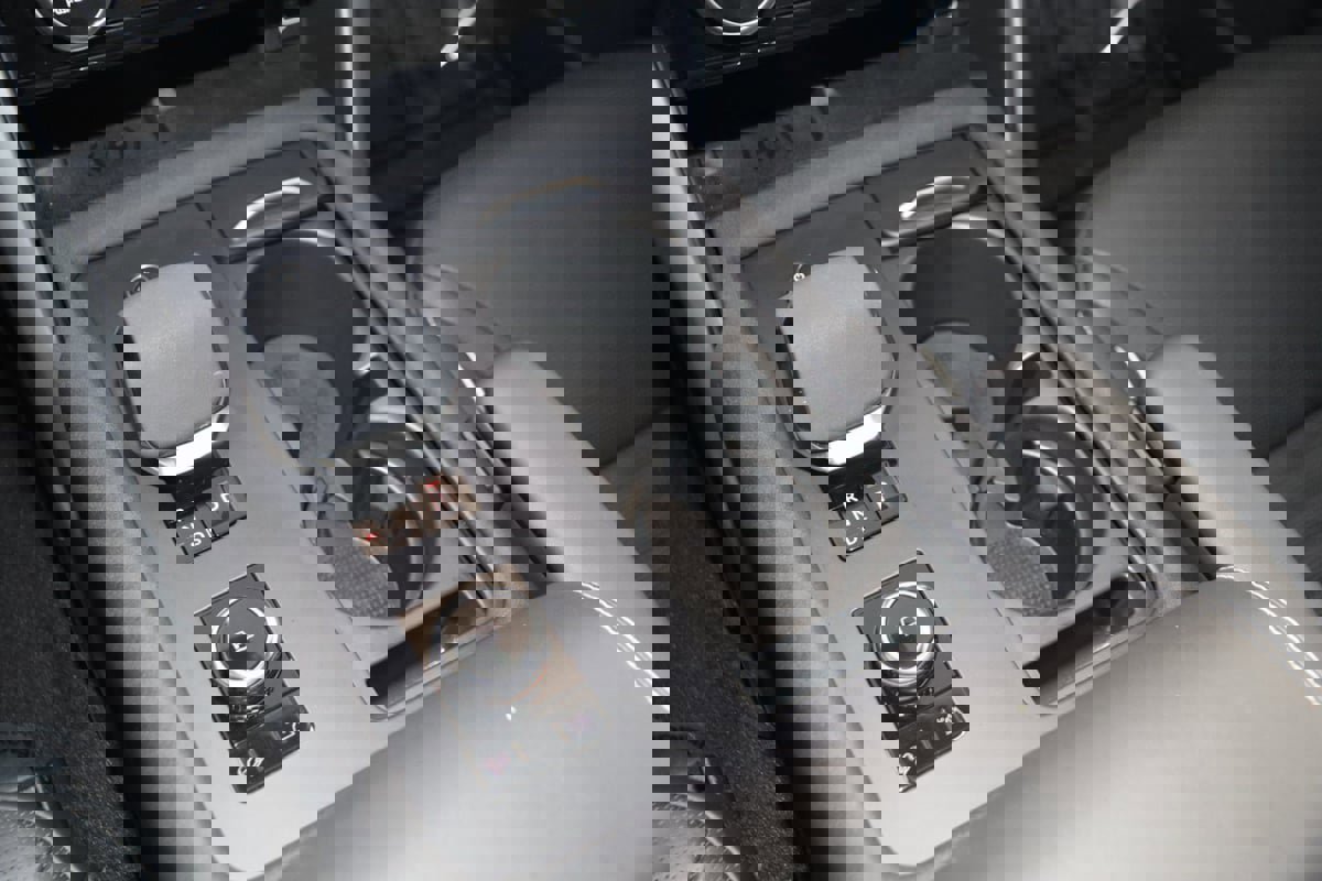 Used 2023 Land Rover Discovery Metropolitan Edition image 31