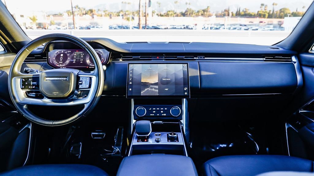 Used 2023 Land Rover Range Rover SE image 15