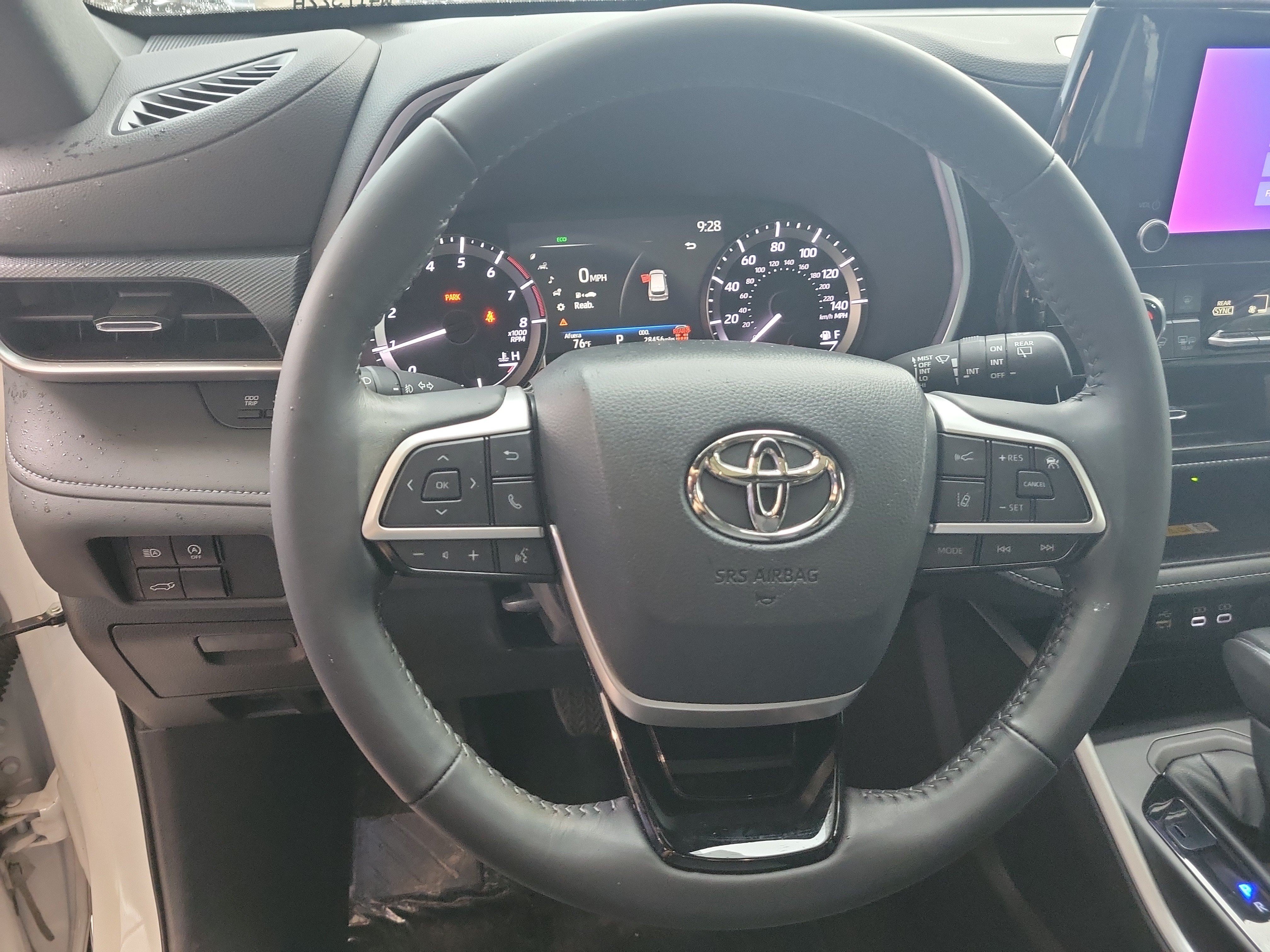 Used 2024 Toyota Highlander XSE FWD image 26